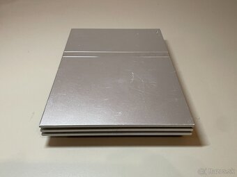 PlayStation 2 Slim Silver + 5 hier, 2x ovládač, memory card - 9