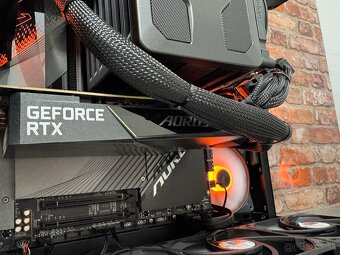 Ryzen 9 9950X3D\48GB\RTX 4090\SSD\1600W Zdroj - 9