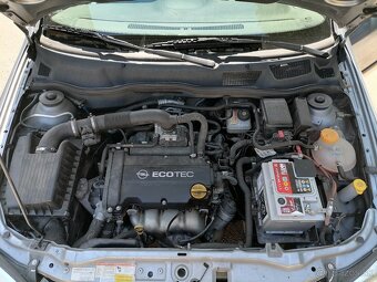 Predám Opel Astra 1,4 r. 2009, benzín - 9