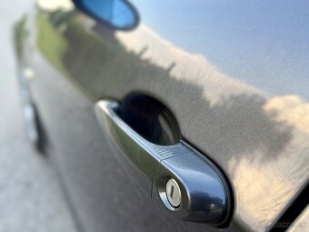 BMW 330d KEYLESS / XENON / NAVI / PDC / SPORTSITZE - 9