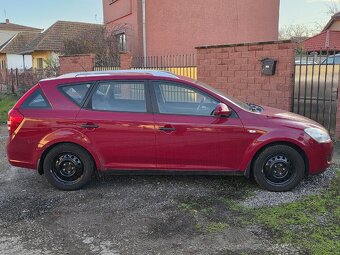Kia Ceed SW 1.6 16V • Benzín • 85kw • Mod. 2010 - 9