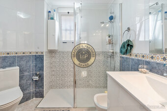 Apartmán 3+kk s balkónom a bazénom Torrevieja-Španielsko - 9