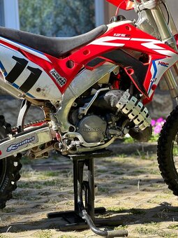 Honda CR125R - 9