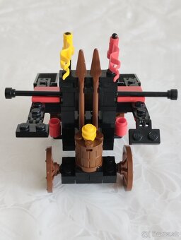 LEGO Castle 6039 Twin-Arm Launcher - 9