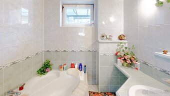 rozľahlý 7i dvojgeneračný rodinný dom , Horné Dubové - 9