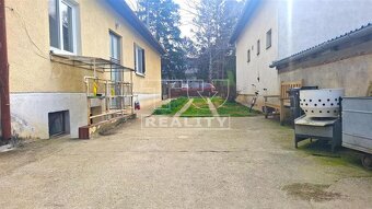 ZNÍŽENÁ CENA
Na predaj rodinný dom v Bošanoch s... - 9