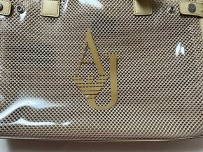 Béžová vinylová kabelka zn. Armani Jeans originál - 9