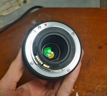 Sigma APO DG Macro 70-300 mm - 9