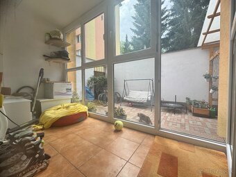 NA PREDAJ 2-IZBOVÝ BYT VO VRÚTKACH – TERASA, ZIMNÁ ZÁHRADA, - 9