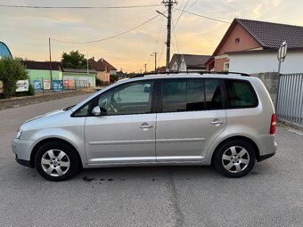Volkswagen Touran 2.0FSI - 9