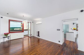 Slnečný 3-izbový byt, loggia, výhľad, zeleň, poloha, L.Dérer - 9