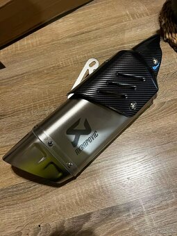 Na  predaj Nový ladený univerzálny moto výfuk Akrapovič - 9
