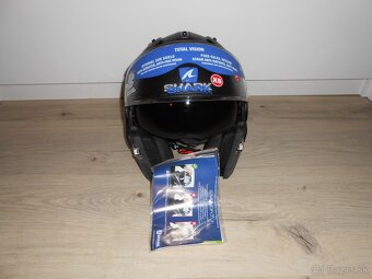 Predam krasnu novu moto prilbu znacky SHARK SPARTAN GT BLANK - 9