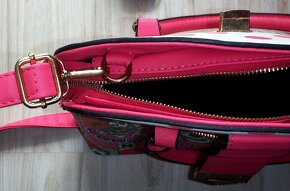 Kvietkovaná bielo ružová kabelka na zips - 9