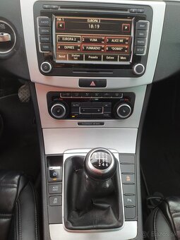 VW Passat B7 2.0TDi 103kw Highline - 9