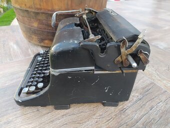 Zbrojovka Brno Historický písací stroj. - 9