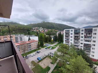 EXLUZÍVNE ponúkame na predaj 3 izbový byt v Trenčianskych Te - 9