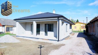 Ponúkame na predaj štvorizbový rodinný dom v obci Radava v s - 9