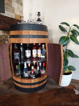 Dekoračný drevený sud/bar - 9