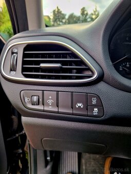 HYUNDAI I30 - 9