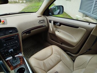 Predám Volvo XC70 D5 - 9
