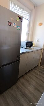 REZERVOVANÝ- Pekný 2izbový byt na námestí - 9