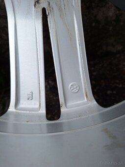 VW Tiguan 235/55 R18 - 9