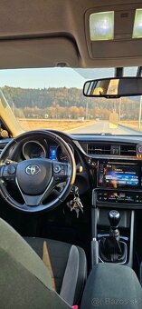 Toyota Auris (facelift model) - 9