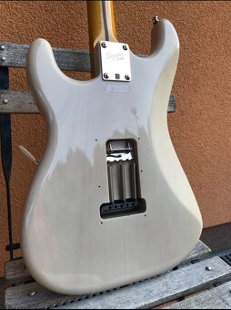 Squier Classic Vibe Stratocaster “Mary Kaye” (FSR) - 9