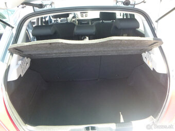Peugeot 207 1,4i 16v 2010 - 9