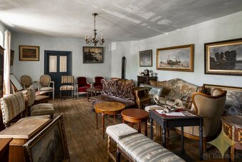 Historický rodinný dom v srdci obce Štiavnické Bane - 9