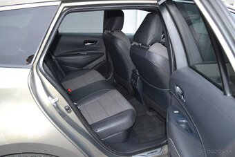 Toyota Corolla Combi 1.8 Hybrid Full LED - 9