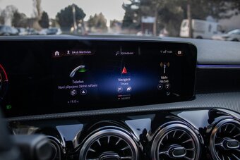 Mercedes-Benz A trieda 250e - 9