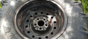 Predám šípové pneumatiky 9,5 R16 s diskami - 9