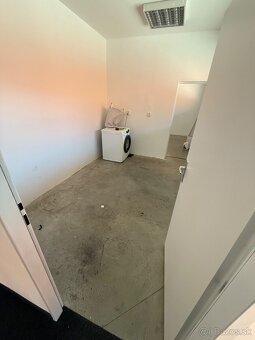 Prenájom obchodných priestorov – 155 m² vedľa OBI v SNV - 9