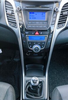 Hyundai i30 1.6 CRDi DOHC 16V Comfort - 9
