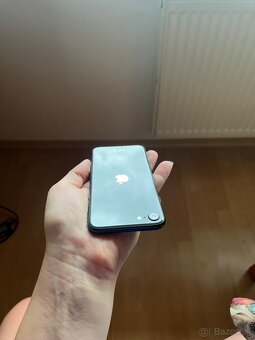 Predám apple iphone se 2020 64gb - 9