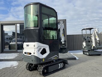 Minibagr XTM X10S PRO s kabinou - 9