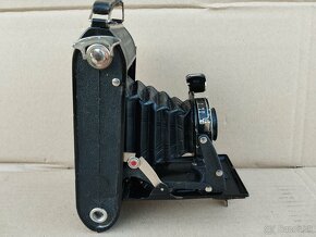 Starý fotoaparát Voigtländer Bessa. - 9