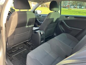 Volkswagen Jetta sedan 1.6 TDI, Diesel - 9