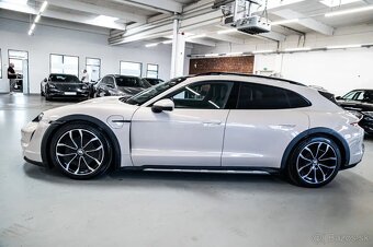 Porsche Taycan - 9