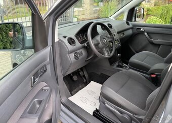 Volkswagen Caddy 1,6 TDi klima 2 x šoupačky nafta manuál - 9