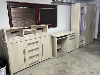 Predám svetla,lustre,vazu,stolík tv , konferečny stolík - 9