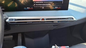 Odstúpim leasing na BMW iX xDrive40 - 9