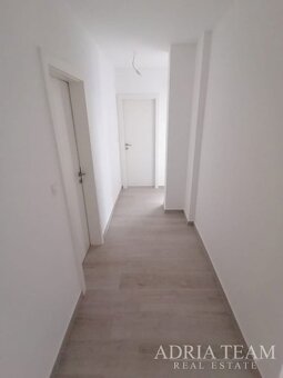 CHORVATSKO, 🌊 APARTMÁN S VÝHĽADOM NA MORE – LEN 10 m OD PLÁ - 9