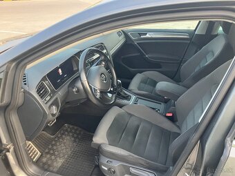 Golf Alltrack - 9