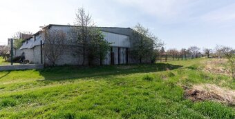 Dom s veľkým pozemkom + veľké priestory - 9