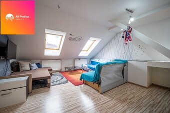 Polyfunkčný dom s obchodom a bytom na predaj - 9