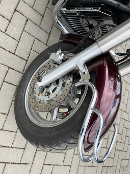 Yamaha XVS 1300 Midnightstar - 9