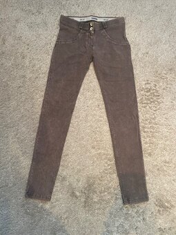 Rôzne druhy Freddy Jeans, čísla S a M - nové - 9